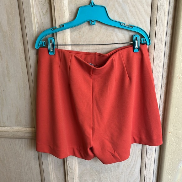 🌺 WHBM 5” Slip-On Shorts - Picture 8 of 10